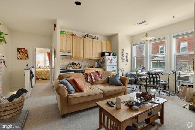 Building Photo - 846 Corinthian Ave Unit 2 Rental