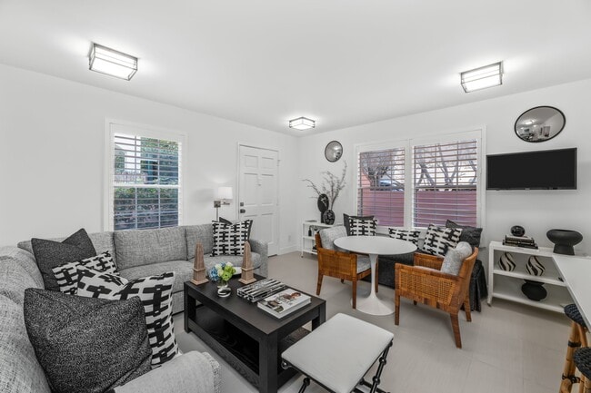 Photo - 134 Peruvian Ave