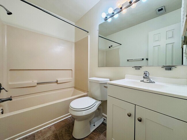 Photo - 401 Berryfield Ln