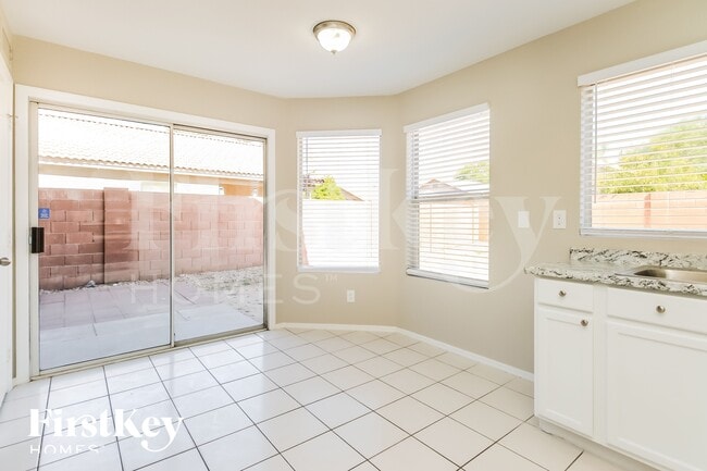 Photo - 4332 E Windsong Dr