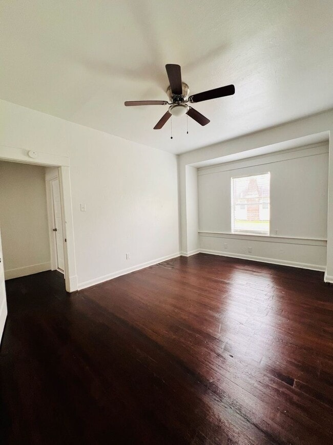 Photo - 3327 Procter St