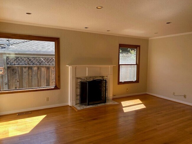 Photo - Charming home in great location