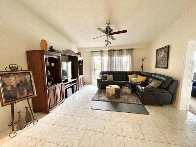 Photo - 300 Crestwood Ct N Unit 309