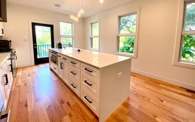 Photo - 87 Jaques St