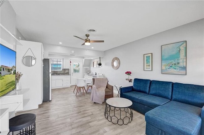Photo - 1286-1290 NE 45th St Apartamento