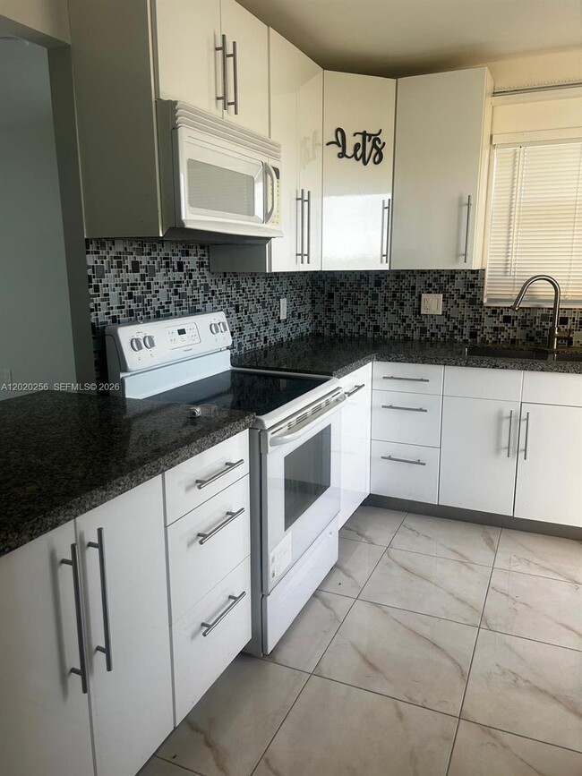 Photo - 16400 NE 17th Ave Unit 603