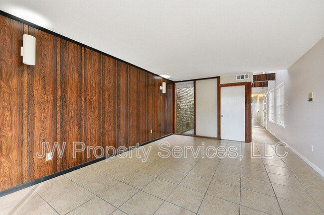 Photo - 309 Lilac St