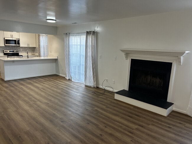 Wood burning fire places - 2304 Cretan Ct