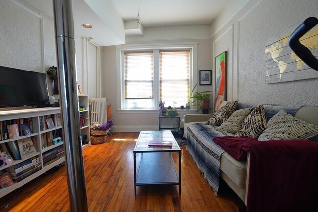 Photo - 1691 Commonwealth Ave Unidad 2