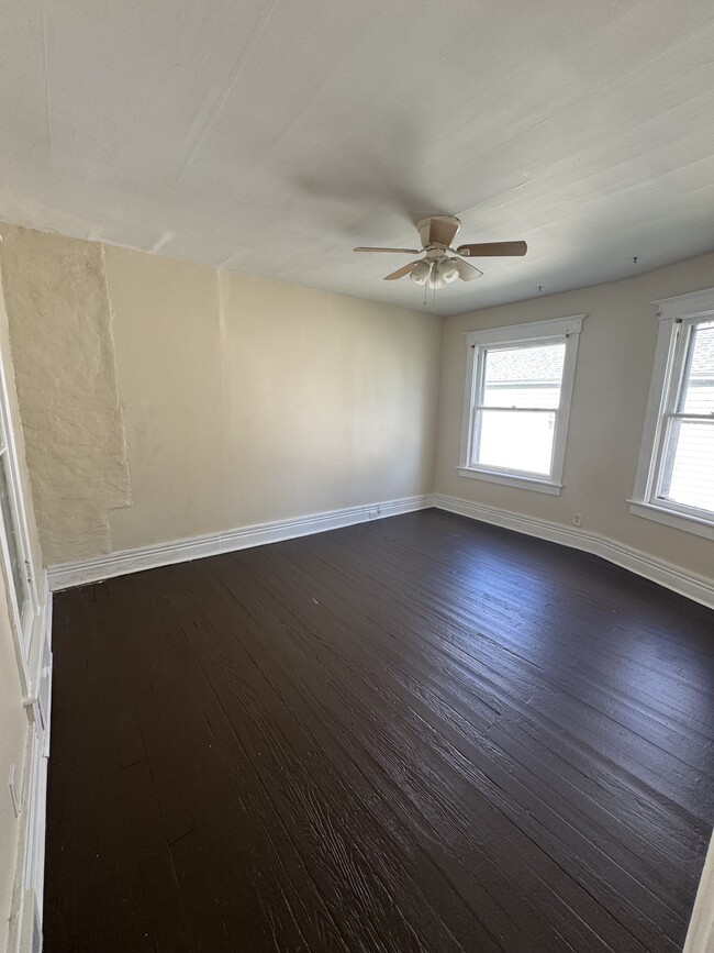 10 Lincoln Ave Unit 2