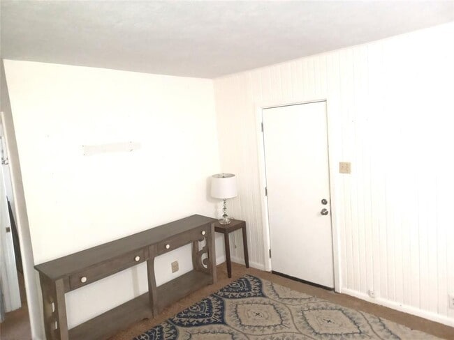 Photo - 2808 Windsor Rd