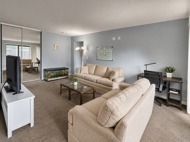 30 Shrewsbury Green Dr Unidad J