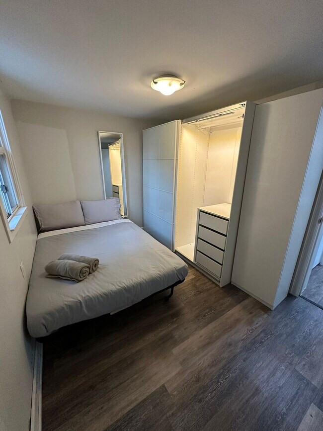Photo - 8 Manning Ave Unit SI ID1513117P
