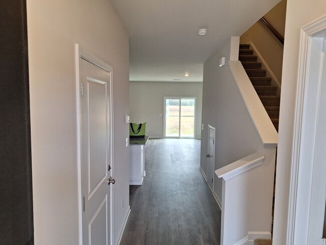 725 Gatestone Ln