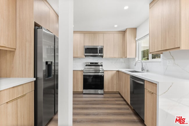 Photo - 2449 Beachwood Dr Unidad 13