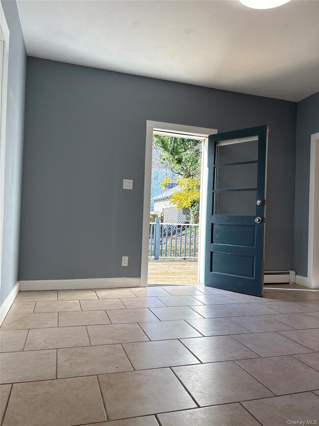 Photo - 558 Locust Ave