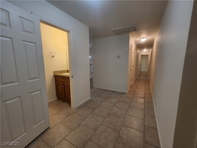 Photo - 1741 Galaxy St