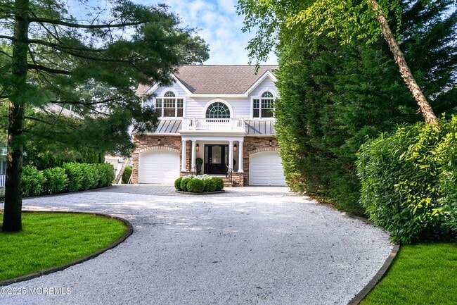 Photo - 619 Beacon Blvd