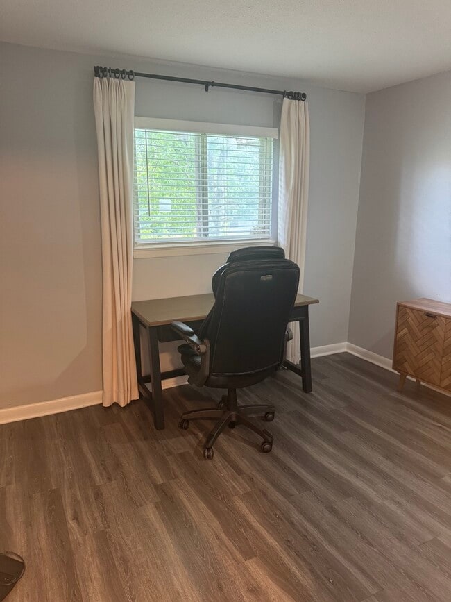 office space in second room - 3983 N Quail Ln Unit 3883