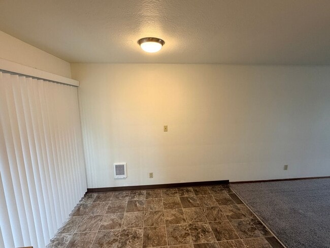 Photo - Two Bedroom Flat in North Salem Unit 4007