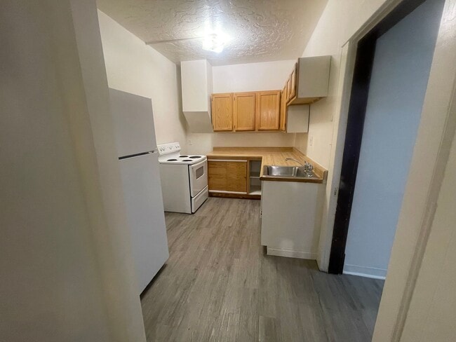 Photo - (1614 8th Ave)