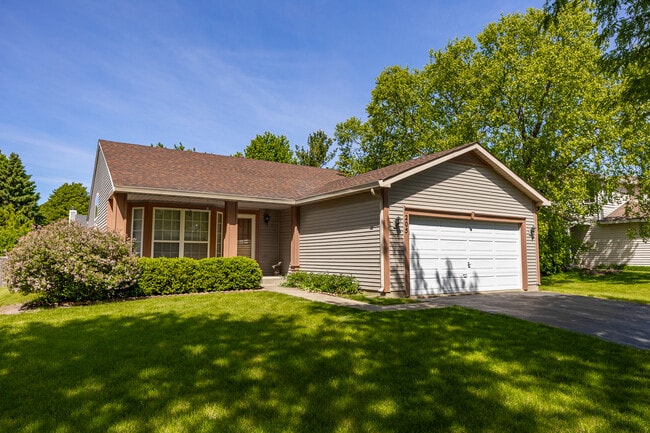 Building Photo - 205 Woodlet Ln