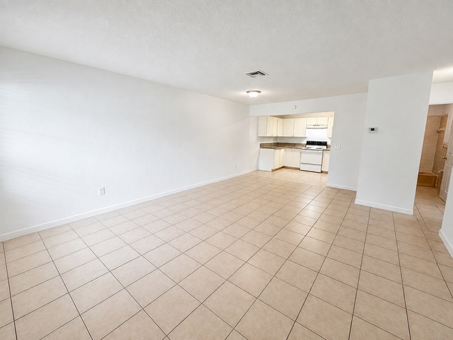 Photo - 3881 Riverside Dr Unit B