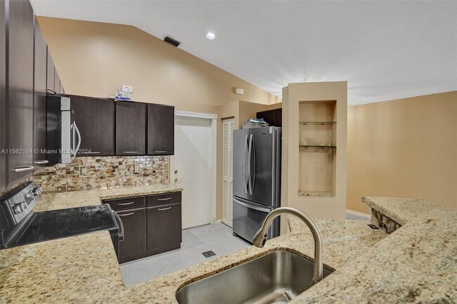 Photo - 1425 Mira Vista Cir