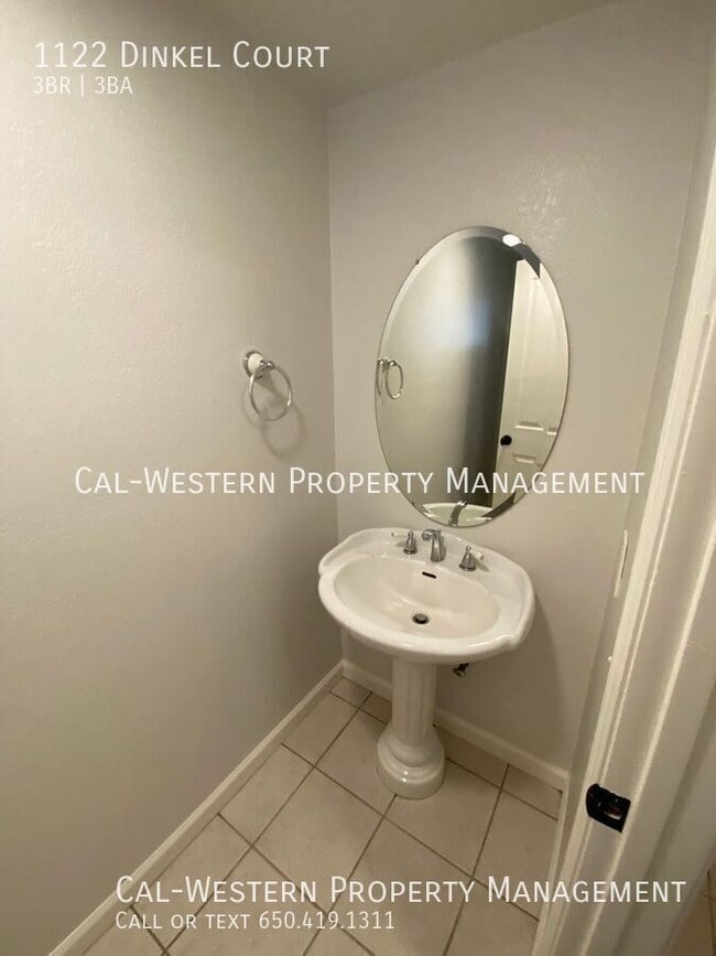 Photo - 1122 Dinkel Ct