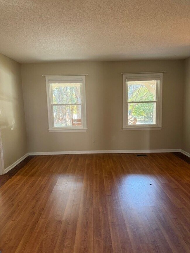 Photo - 3 Bedroom/2 Bathroom - Close to SJAFB, Shopping, Restaurants!