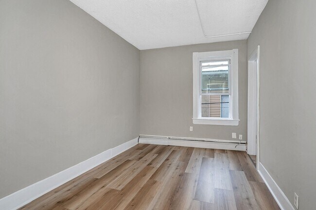 Photo - 50 1/2 Common St Unit 3