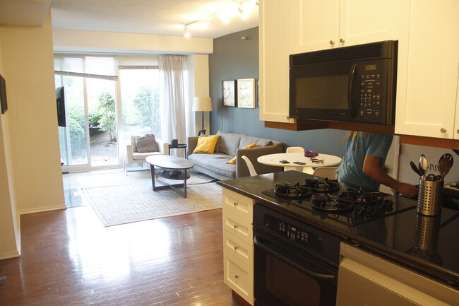 Photo - 1720 Maple Ave Unit 411