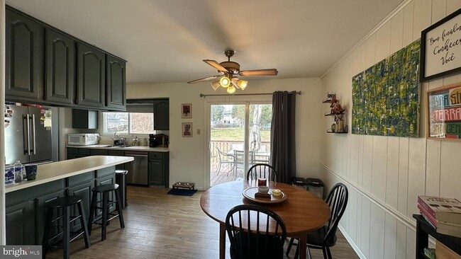 Photo - 228 Embleton Rd