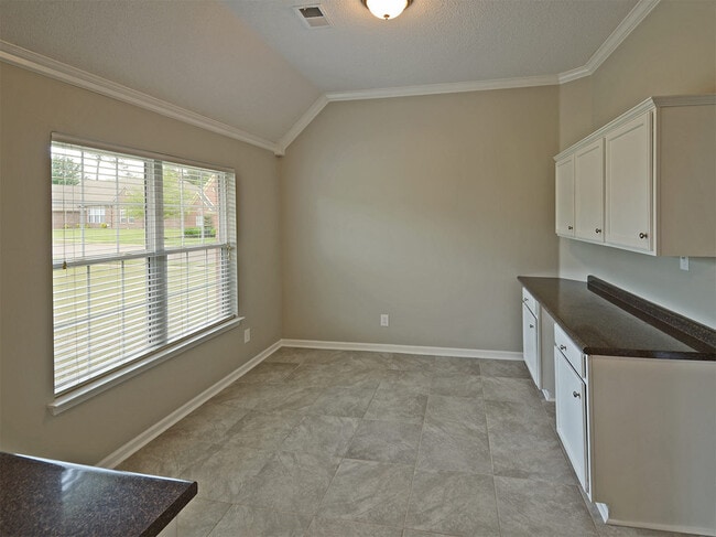 Photo - 3 Bed, 2 bath with over 2000 sq feet near Riverdale and Stateline Rd