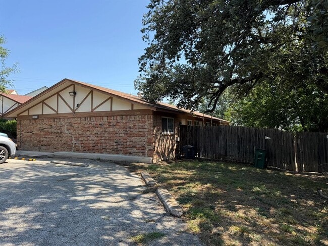 Building Photo - 3405 Willowrun Cove Rental