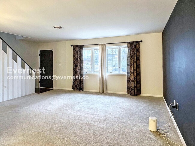 Photo - 9 Country Club Dr