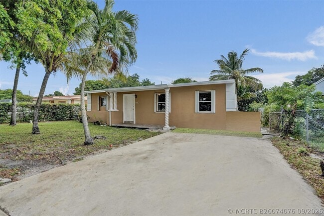 Building Photo - 1318 NW 11th Pl
