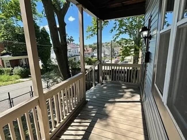 Photo - 405 Millbridge St
