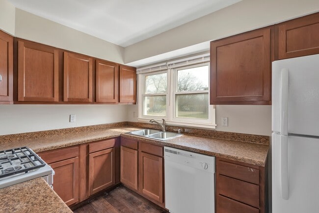 Barberry Townhouses (EMK LLC)