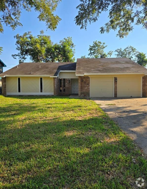 Building Photo - 204 Huckleberry Dr Rental