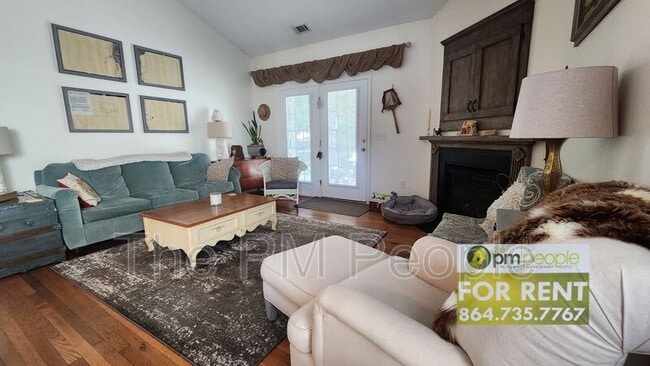 Photo - 120 Pin Oak Ct