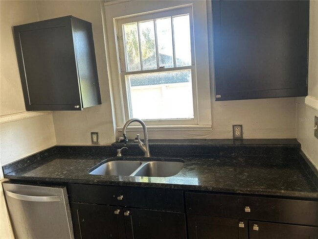 Photo - 314 30th St N