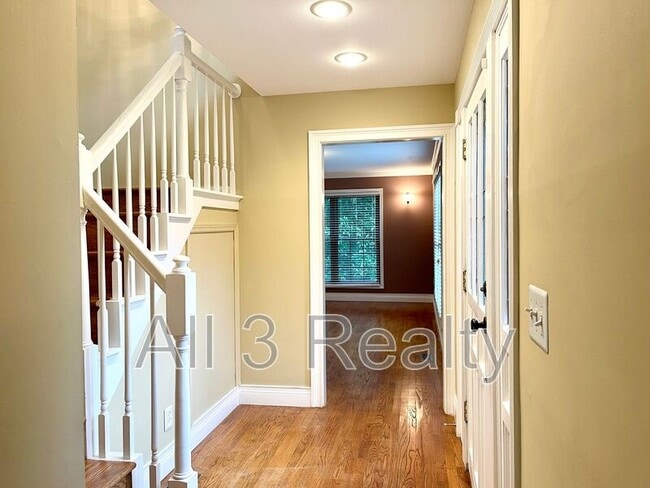 Photo - 4059 Charleston Ct SE