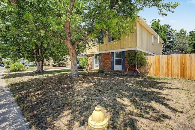 11467 E Amherst Cir S
