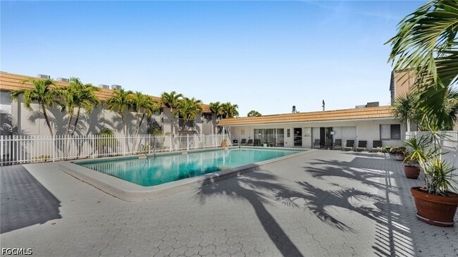 Photo - 1830 Maravilla Ave Unit 321