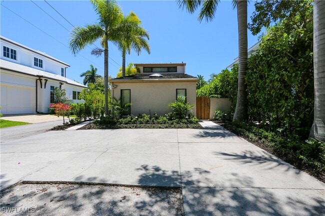 Photo - 550 3rd Ave N