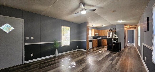 Photo - 4255 Smoke Creek Pkwy