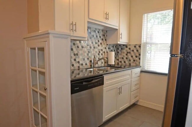 Photo - ME ME Unit 44