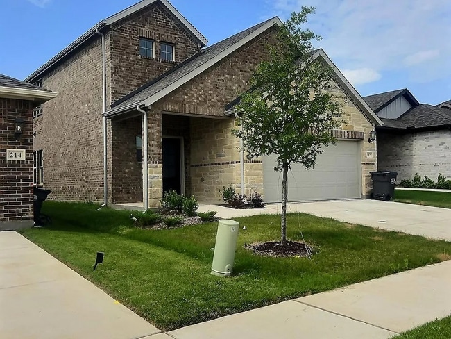 Photo - 212 Travine Dr House