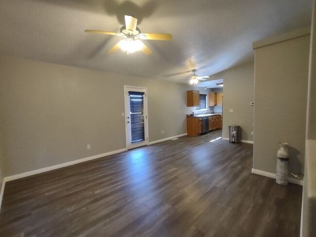 Photo - BONUS LIVING ROOM!!??